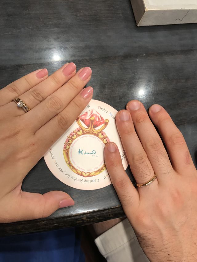 ケイウノのプーさんモデルの結婚指輪です。