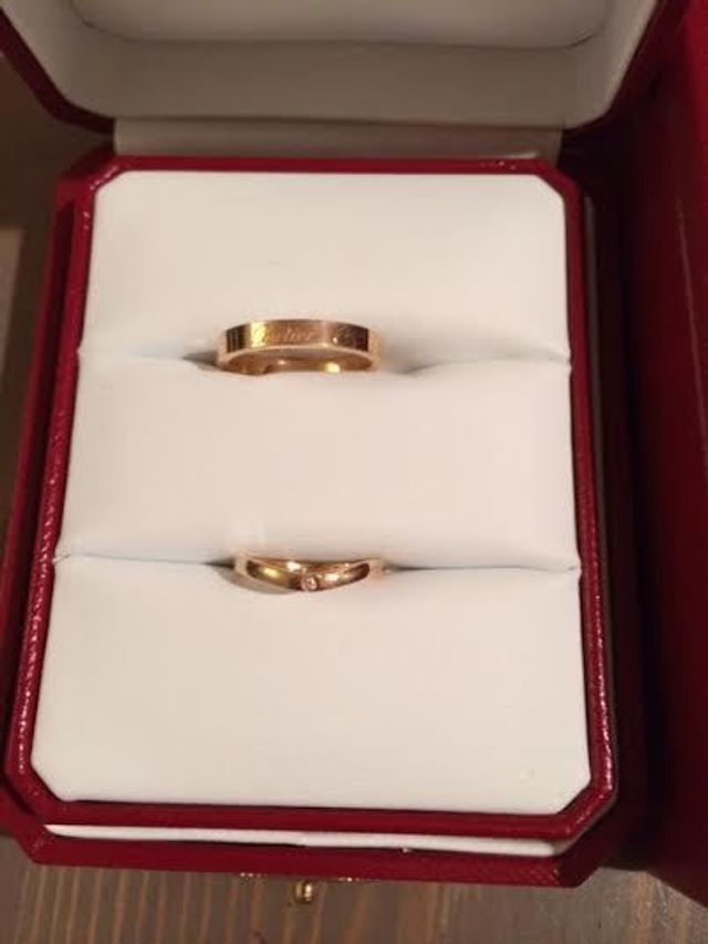 指輪を拡大するとこんな感じ。