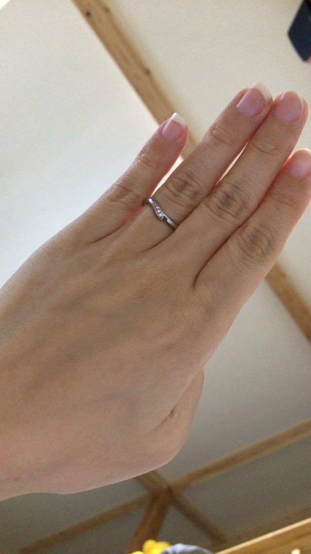 ついてるダイヤモンドがピンクダイヤモンドです。