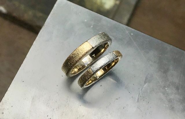 ブラウンゴールドで肌に馴染みやすい色にしました