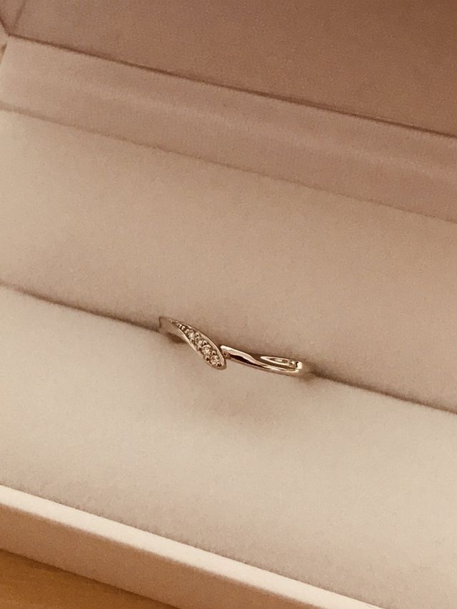 細身で可愛いデザインが気に入ってます。