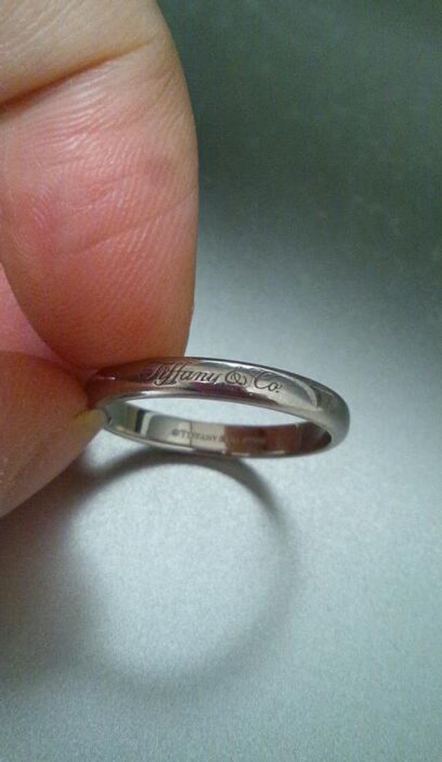 内側にロゴが入っています。