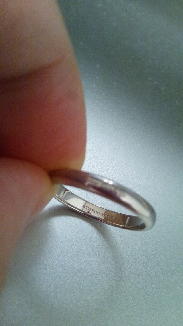 TIFFANY＆COのロゴ入りのリングです。