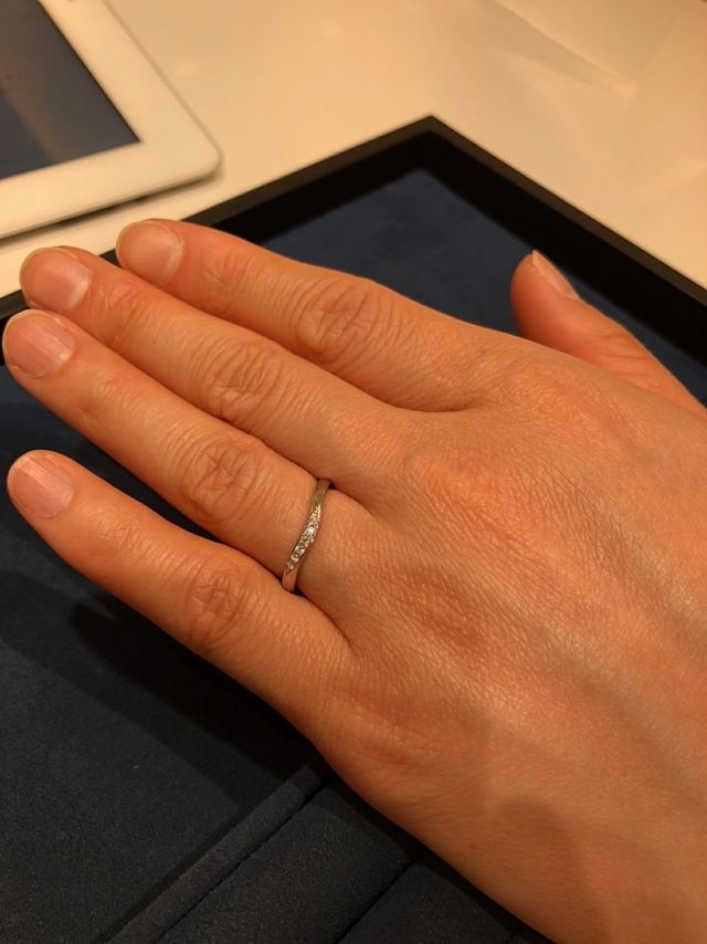 ダイヤの輝きが綺麗です。