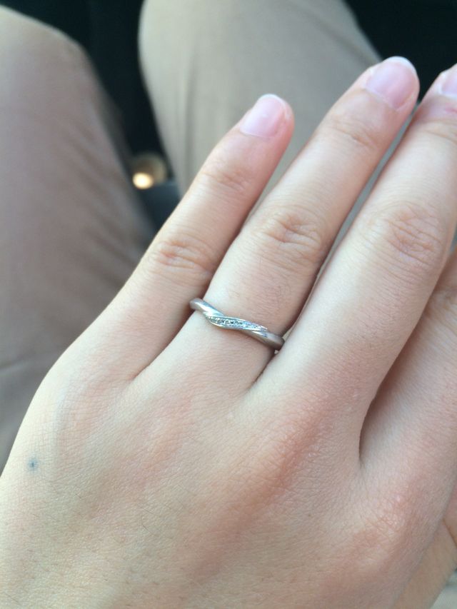 Vの字型なので、むくんでもスッキリしてみえます。