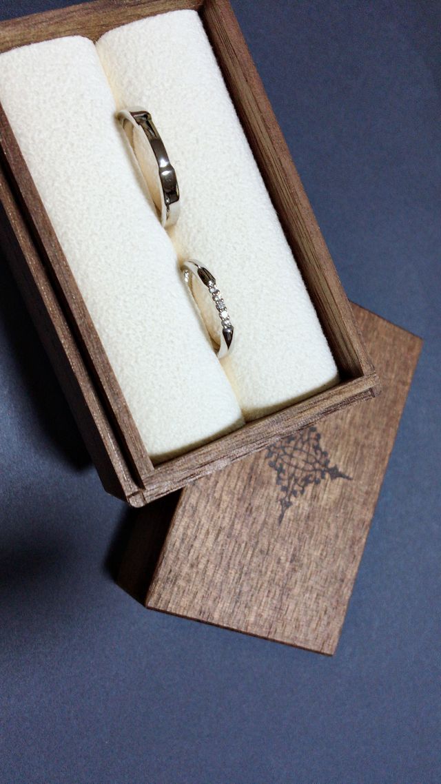 元々ゴールドの真ん中の部分をプラチナにしてもらいました！