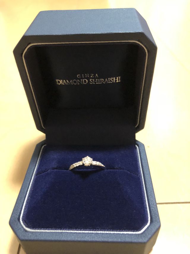 婚約指輪です。