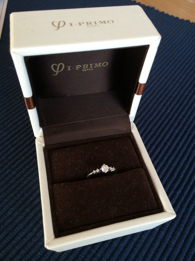 箱に入った指輪