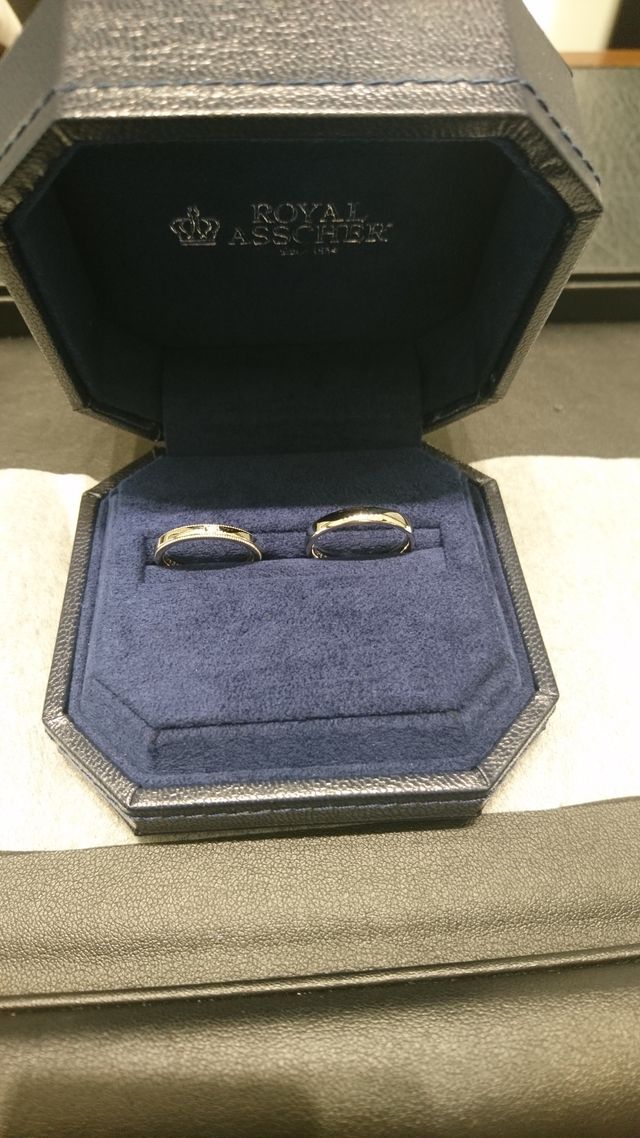 結婚指輪受け取り時の写真