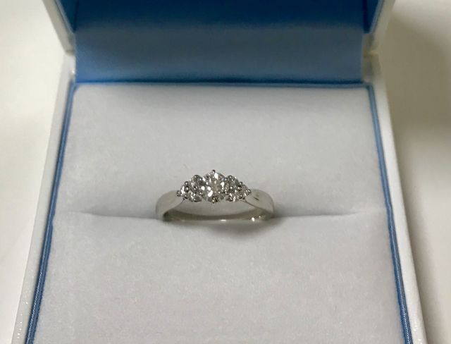 0.3カラット メレ 0.12カラット