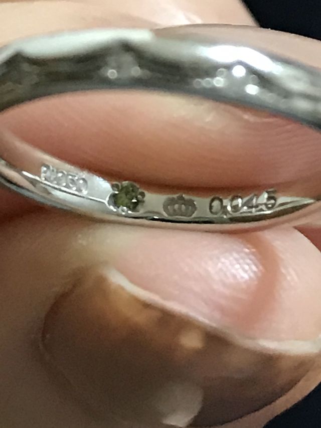 キャンペーン中で中にカラーストーンを入れてもらいました