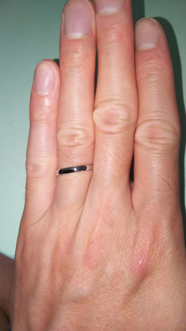 輝きが良いですね！シンプルなものを選んで正解でした。  