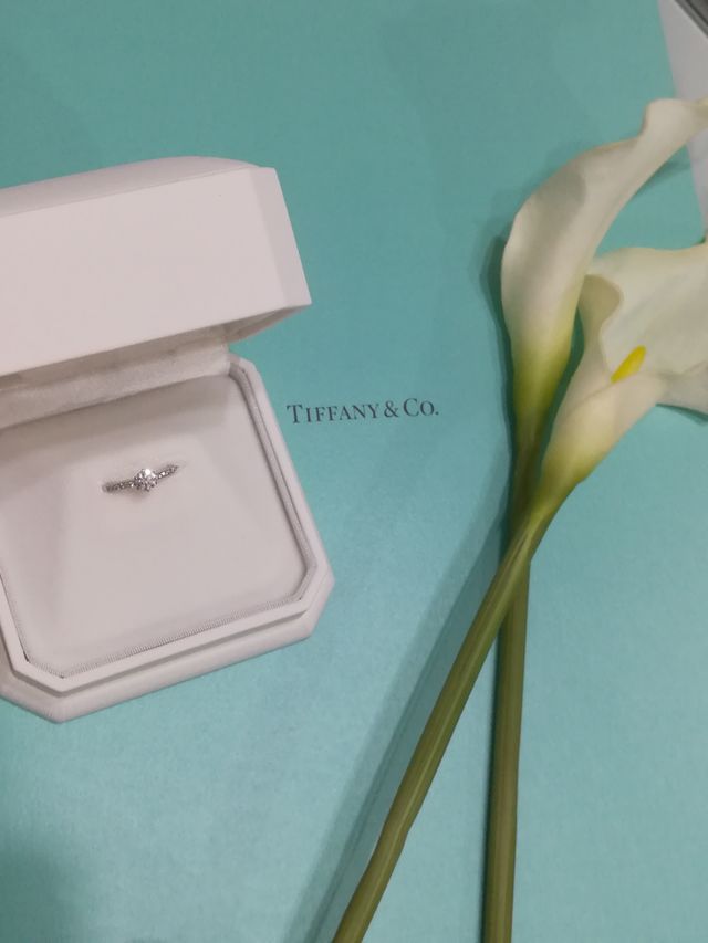 サンプルよりも実物の方が輝きが凄かったです。