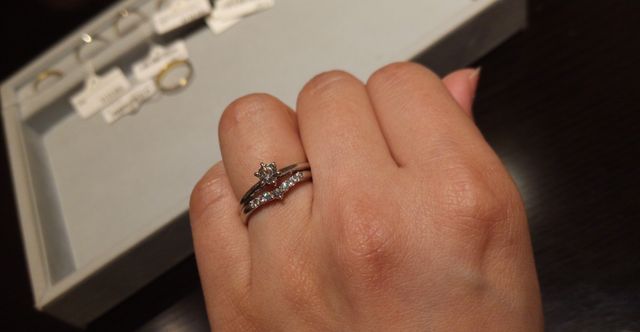 白雪姫モチーフのリングです。