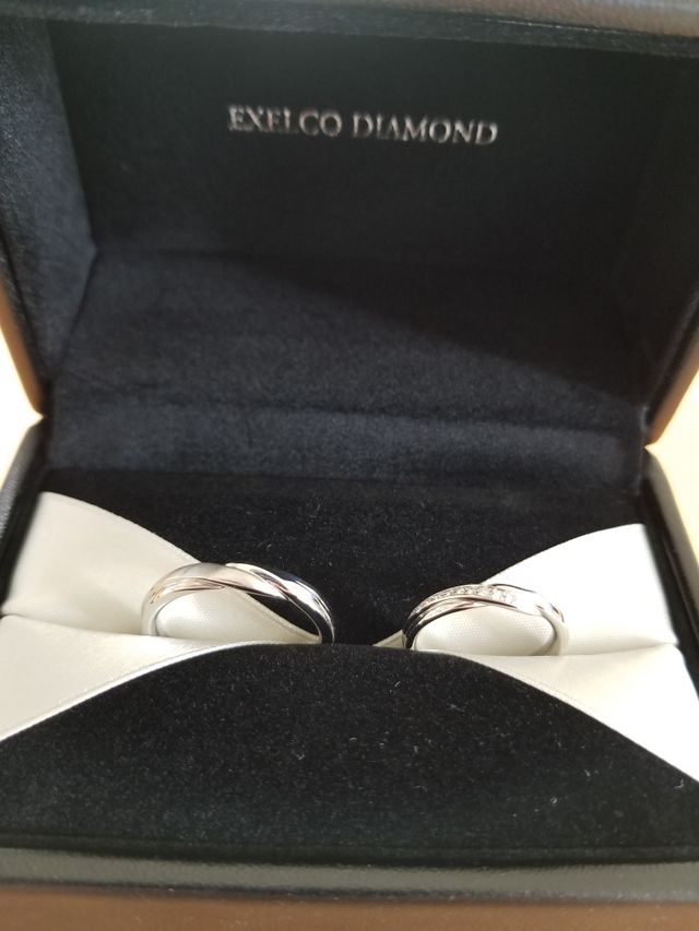 ペアの結婚指輪です