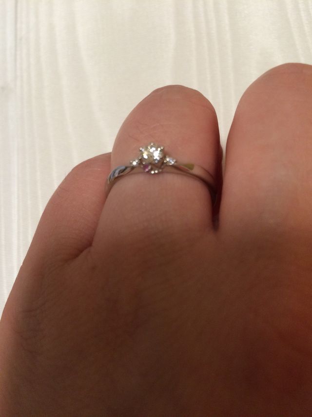 婚約指輪です。