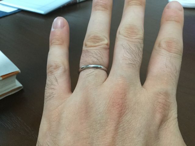 細目の結婚指輪です。