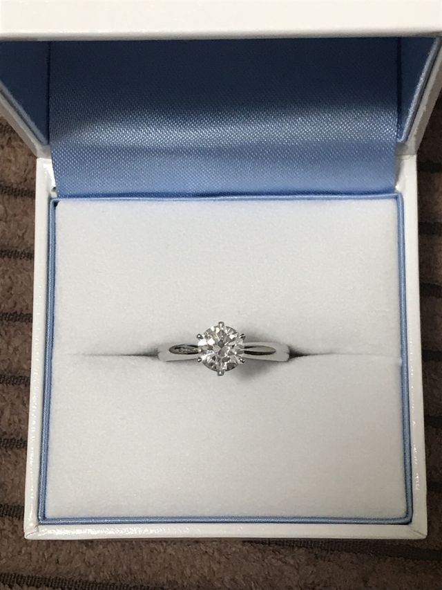 1カラットの大粒の指輪です