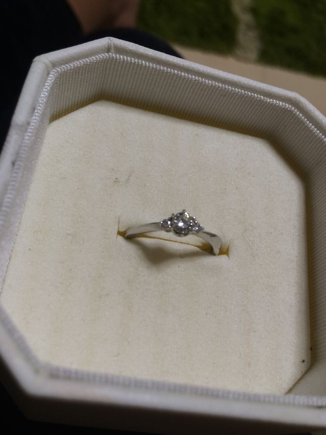 ダイヤが３つ並んでいます。