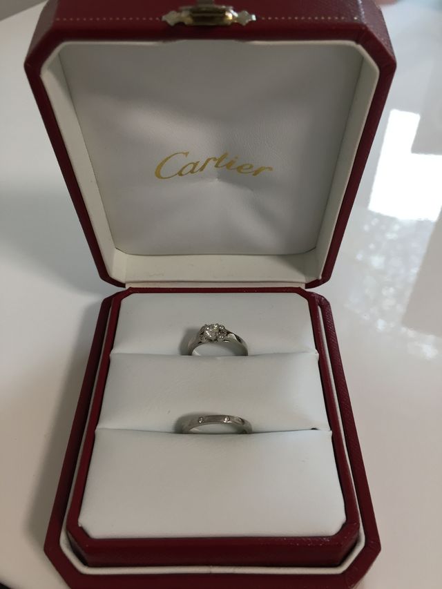 上が婚約指輪、下が結婚指輪です。