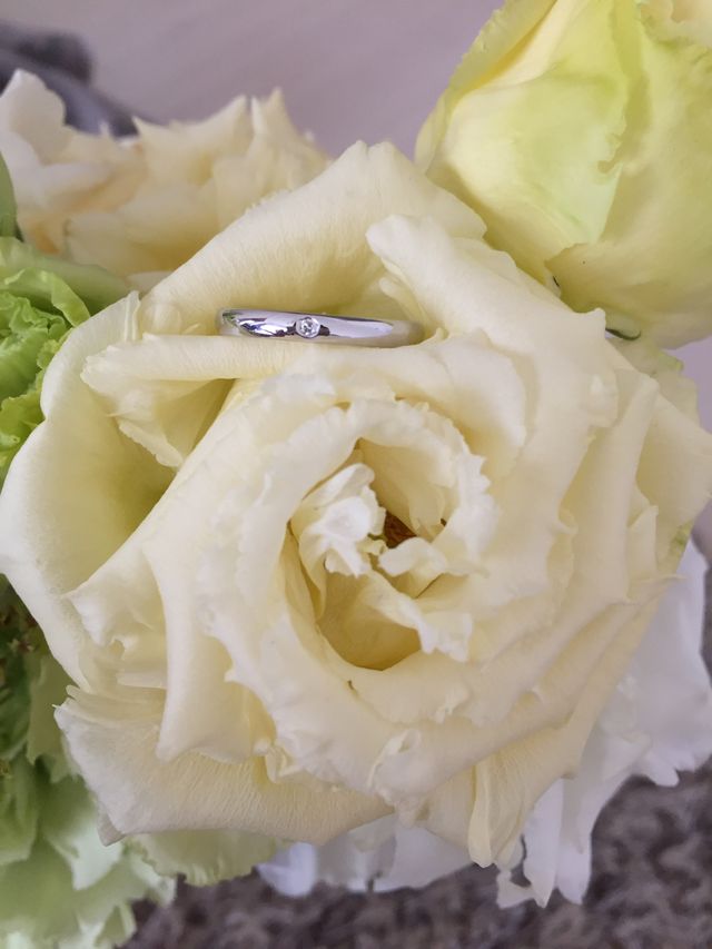 手作り指輪です。一粒ダイヤはお店側のプレゼントでした。