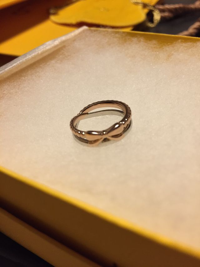 2連に見えるようなデザインにしてあります。