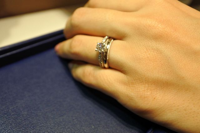 結婚指輪と婚約指輪です