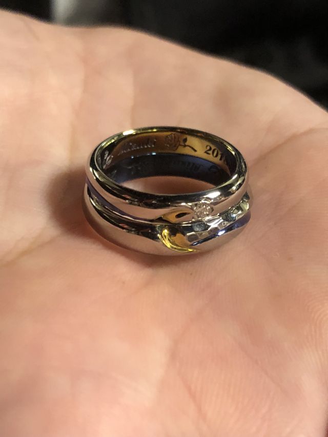 オリジナルデザインで結婚指輪を作っていただきました。