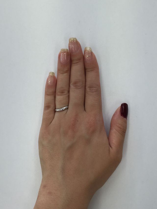 指が太いので、V字型で指が長く見える効果があると聞きました。