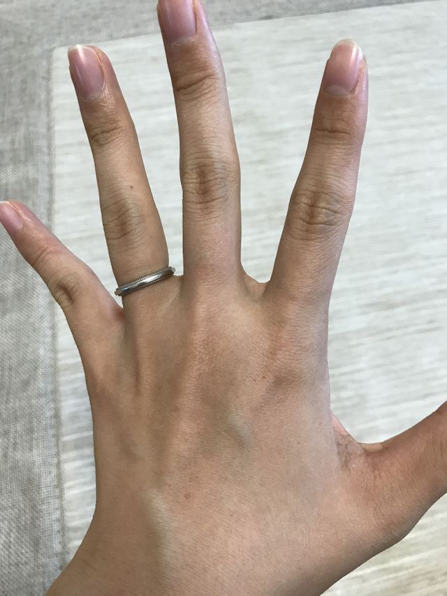 シンプルなリングです。細めのリングでプラチナになります。