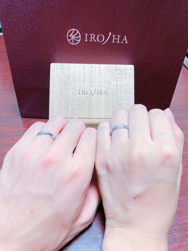 この指輪にしてよかったです！夫婦とも満足です♪