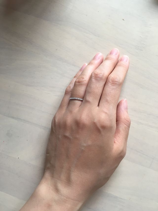 ハーフエタニティの結婚指輪です。