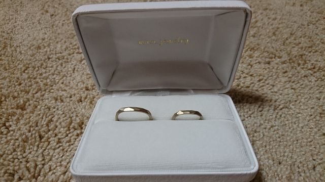 多面、まるしかく、色はイエローゴールドで作成しました。