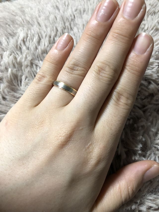 ゴールドとピンクゴールドのラインがお気に入りです。