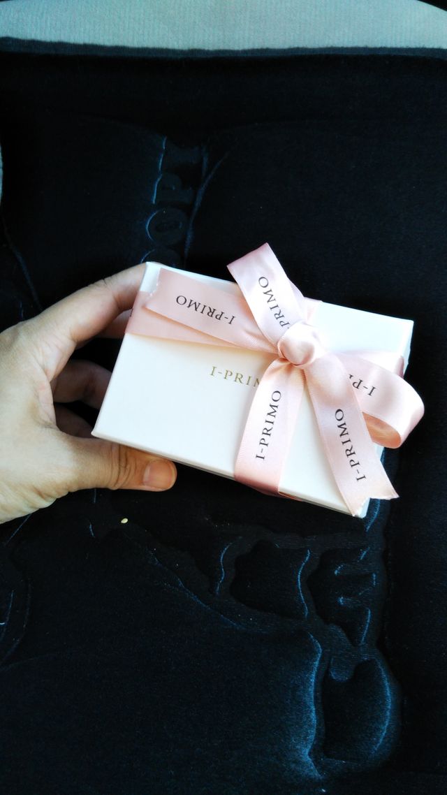 指輪の入っている箱。入籍する日まで毎日眺めて過ごしました