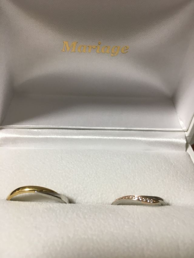 たくさん試着して2人で気に入ったデザインをアレンジしました！