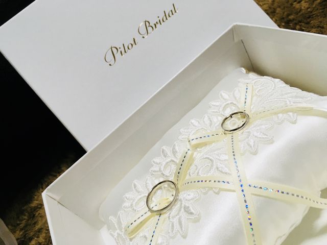 指輪の購入と共に頂いたリングピロー。高級感があります。