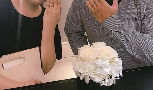 二人とも全く同じデザインと素材にしました。