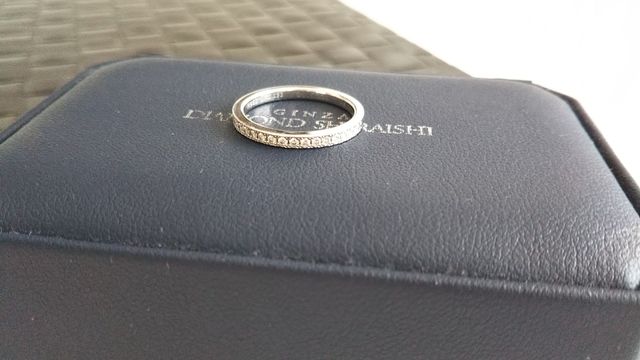 ダイヤモンドのハーフエタニティリング