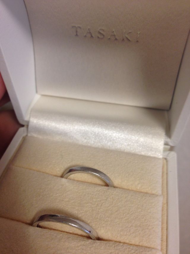 ペアの結婚指輪です