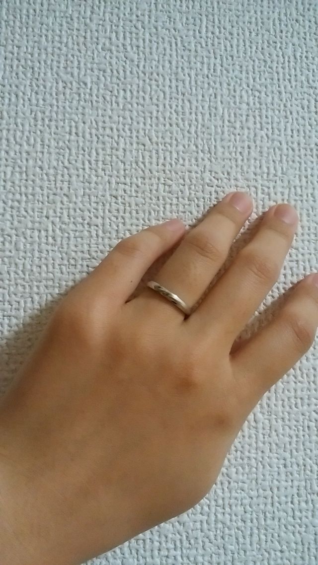 普段使いしたいので、妻側も男性用デザインにしています