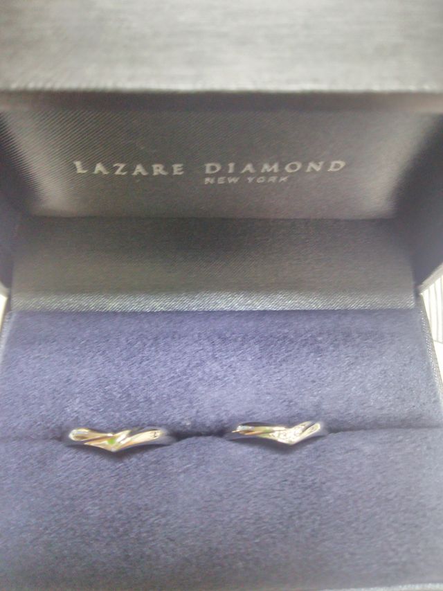 シンプルだけどペア感のあるこちらを購入しました。