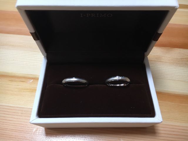 マット加工の指輪です。落ち着いて上品です。