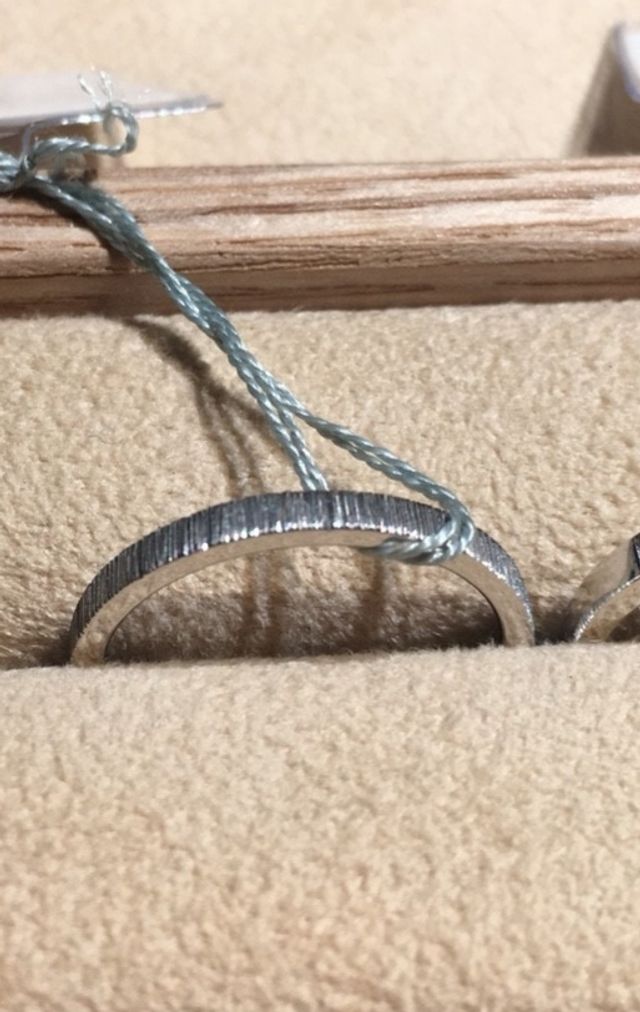 シンプルかつカッコいい、飽きないデザインの指輪。