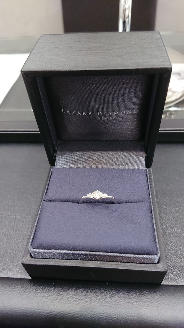 プレゼントしてもらった婚約指輪