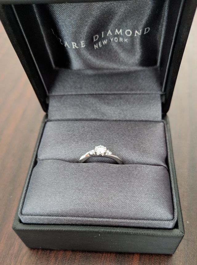 指輪とケースです。