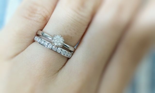 アガットの婚約指輪です。