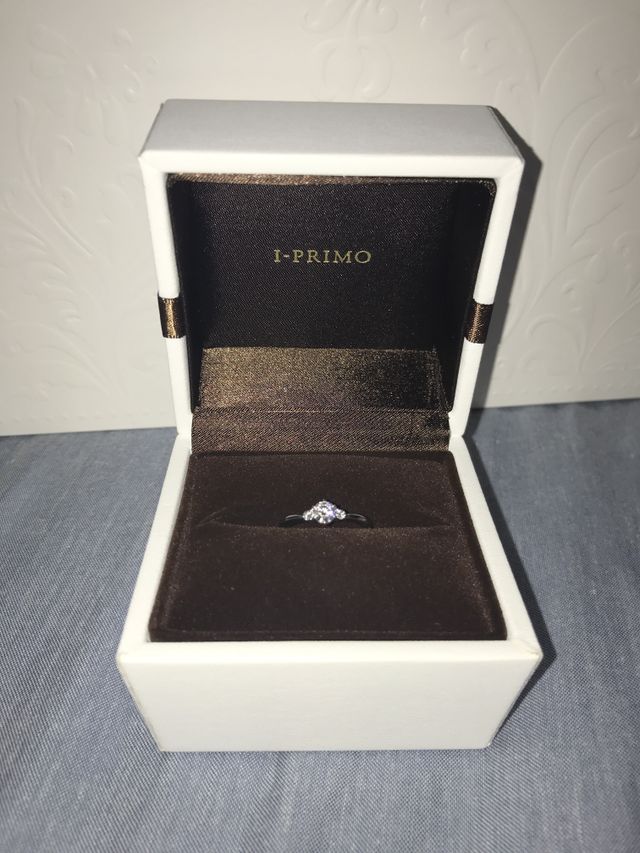 ダイヤは大きすぎずちょうど良い大きさです。