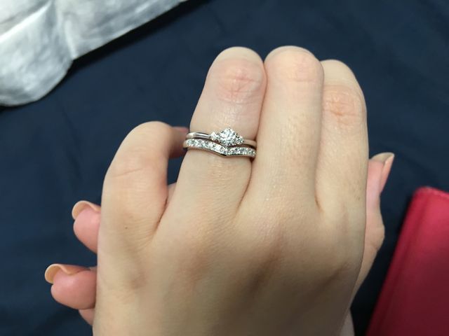 婚約指輪＋結婚指輪の合わせで購入いたしました
