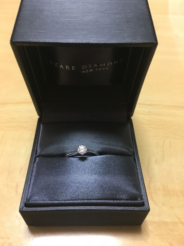 ダイヤ1粒タイプのものになります。